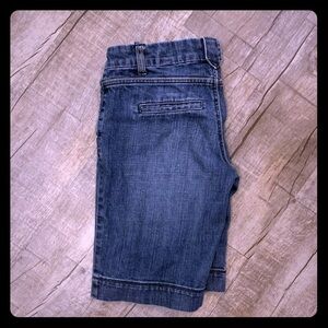 Women's DKNY Blue Jean Capris Size 28 Zipper Button Dual Pockets